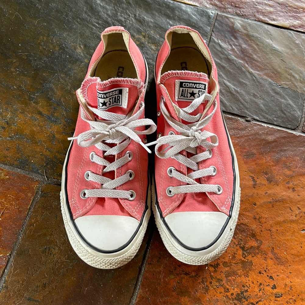 Converse Chuck Taylor low tops
